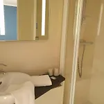Centre Hotel 2*