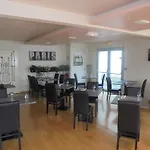 Centre 2*