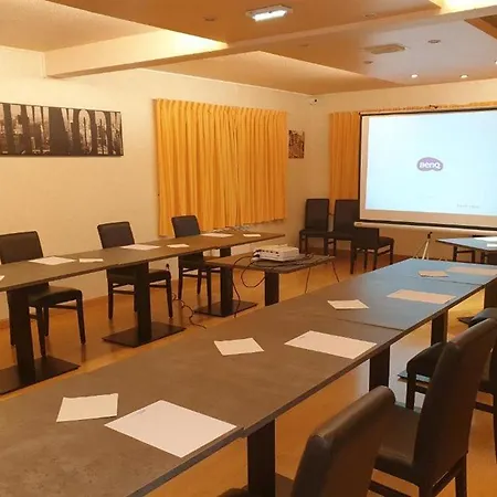 فندق Centre Château-Thierry