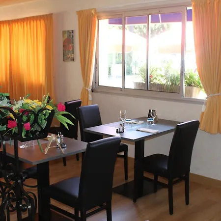 فندق Centre Château-Thierry