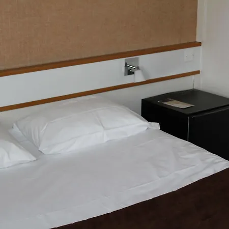 Hotel Centre 2*